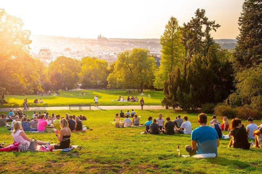 Let’s have Beers in Riegrovy Sady! 🍻 🌳 ☀️ 🥳