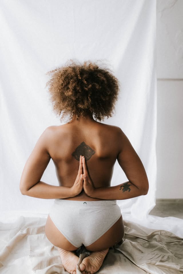 Postnatal Yoga Präventionskurs in English