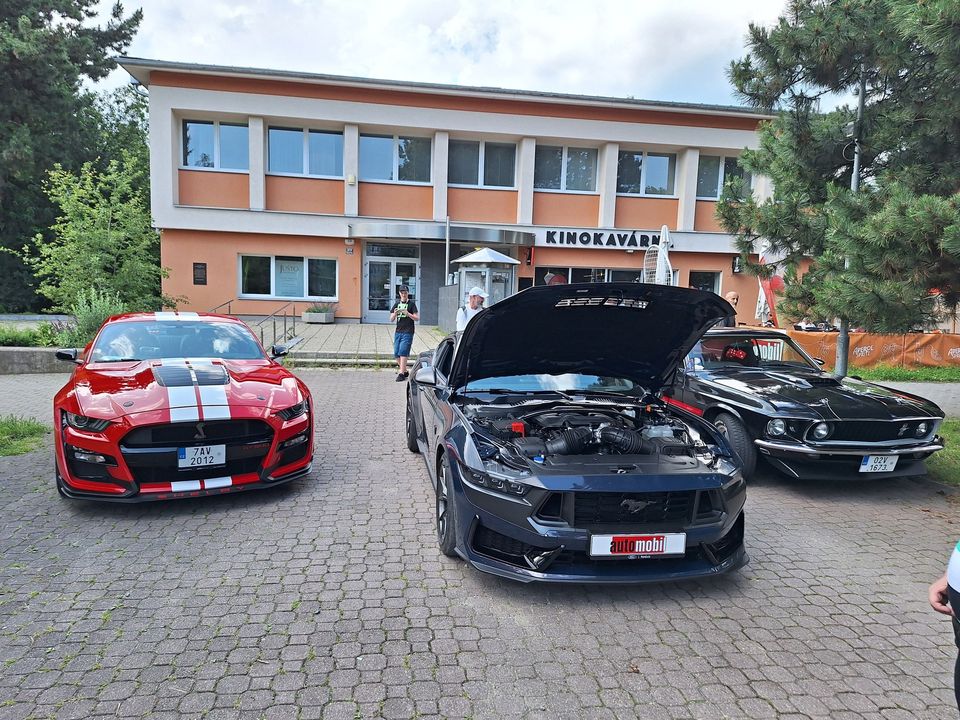 Ford Mustang: než ustájíme koně...