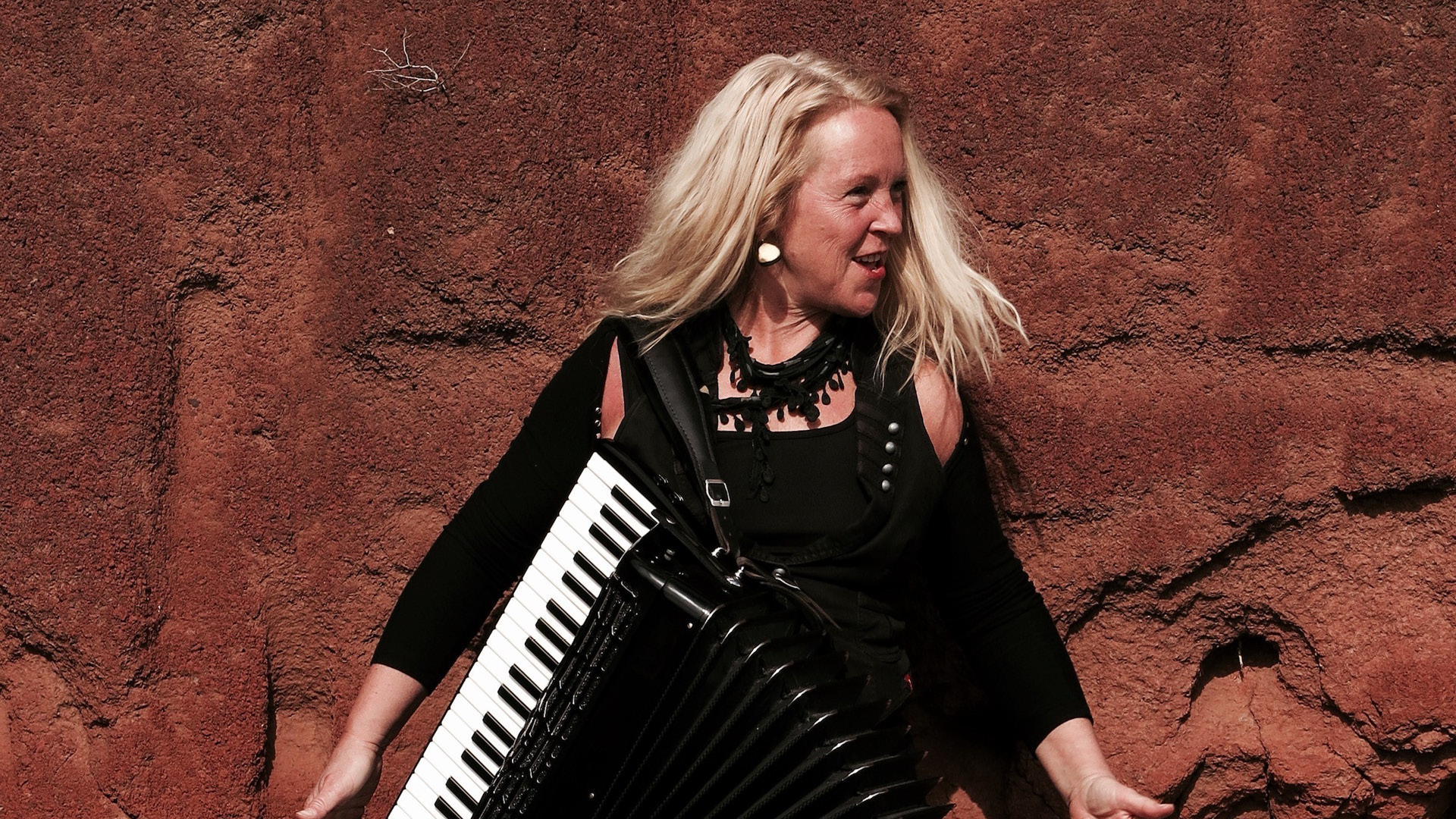 Cathrin Pfeifer: „Wege in der Schwebe“