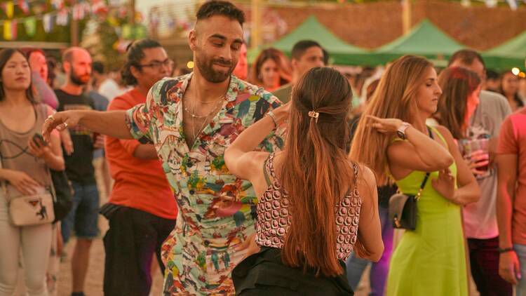 LATIN PARTY - SING-ALONG - DANCE - SOCIALISE- DJ