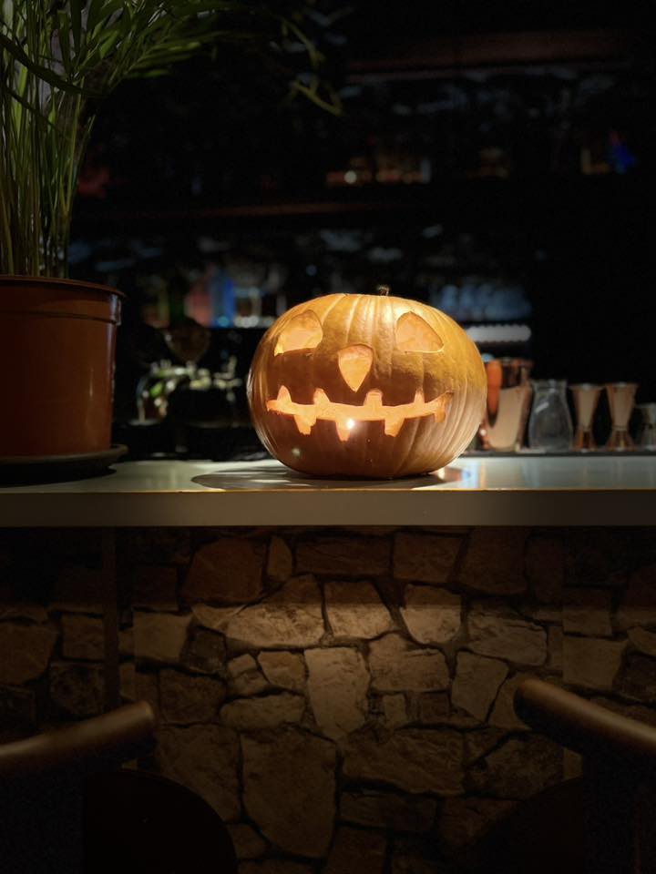 Halloween v Hidden bare 👻🎃