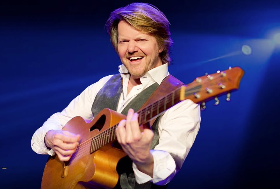 'Here comes the Sun' met zanger & liedschrijver Dennis Kivit