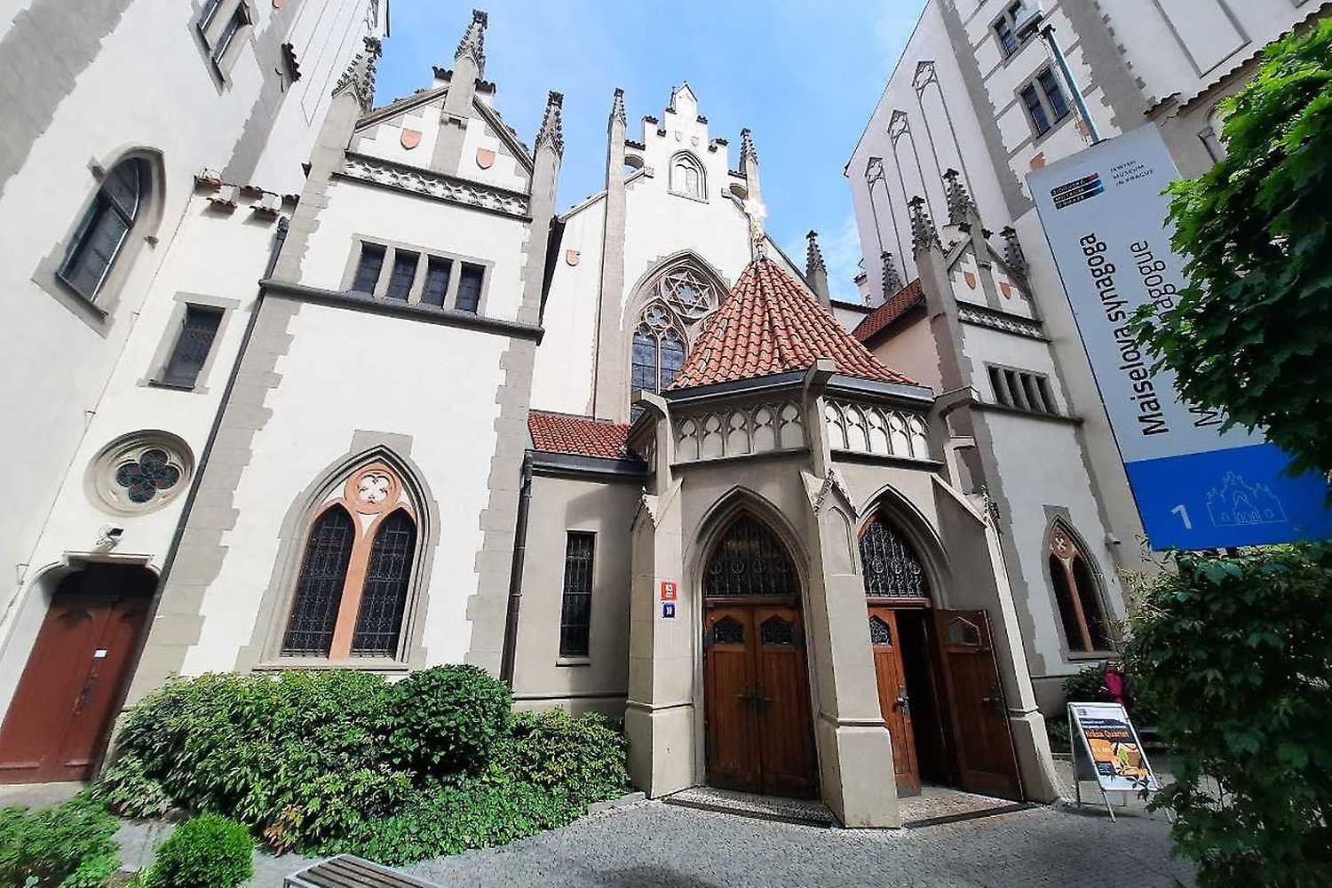 Pražské synagogy a Starý židovský hřbitov