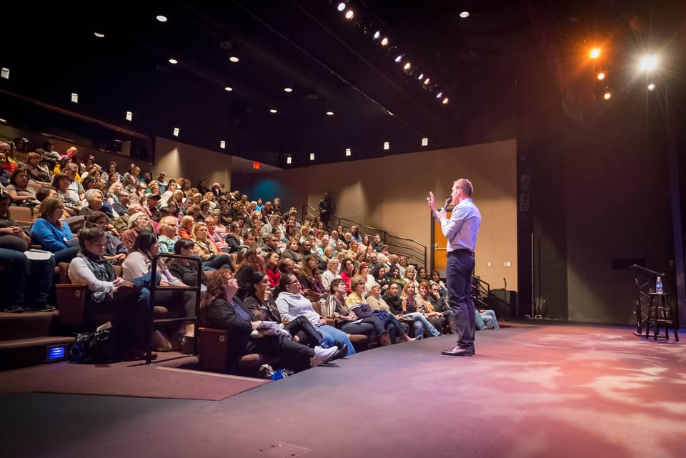 Portland, OR - Expect the Unexpected Audience Reading