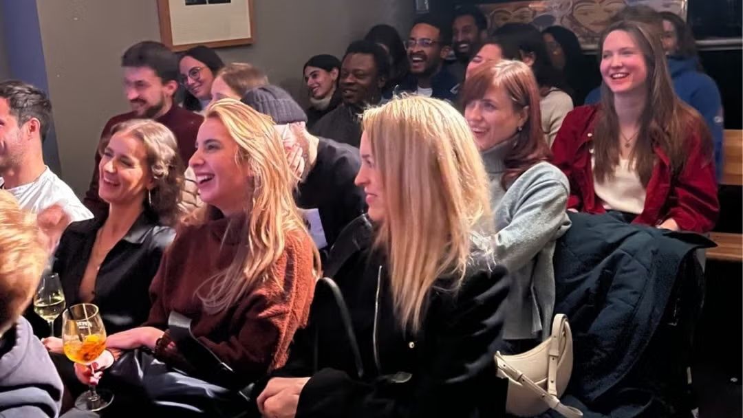 Laughs & Drinks in an Art Gallery 😍 (Mitte) - Saturday Night