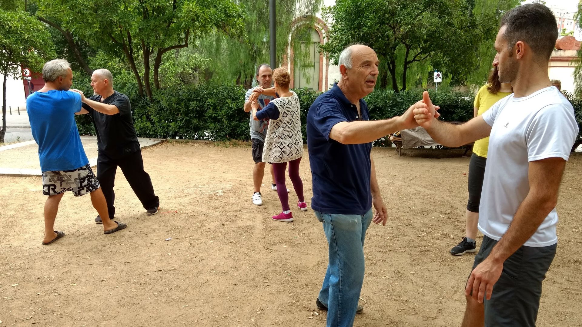 Free Taichi Classes outdoors./ Free Taichi Lessons