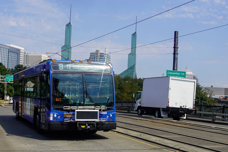 Weigh in on Planned Bus and MAX Service Cuts (English, Spanish)