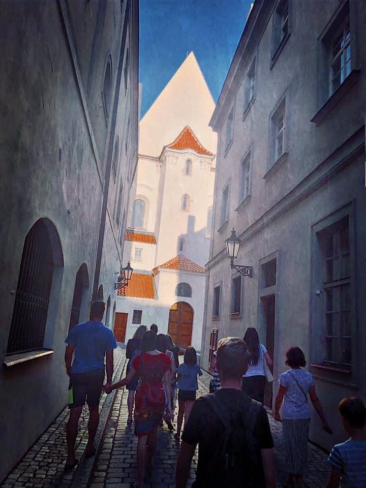 TAJEMNÁ ZÁKOUTÍ A PRŮCHODY STARÉHO MĚSTA