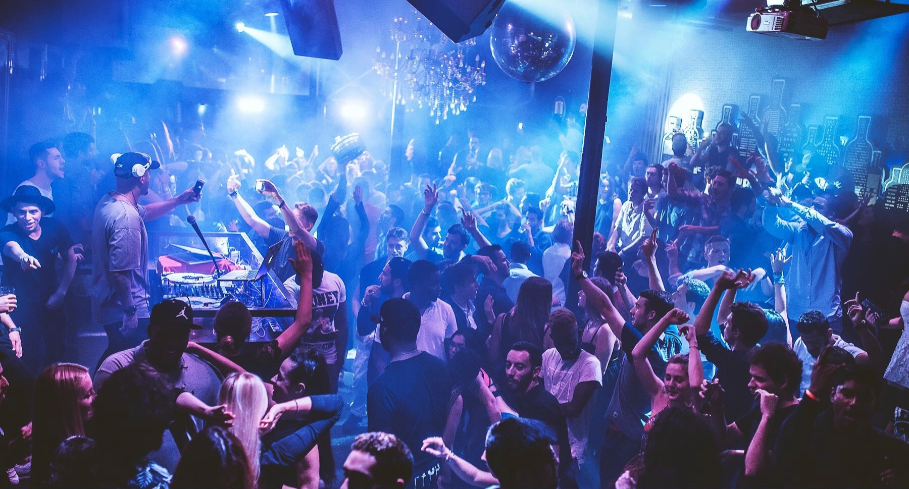 🎉 THURSDAY FREE ERASMUS PARTY AT CITY HALL BARCELONA WITH FEDEZ GUESTLIST! 🎶🔥