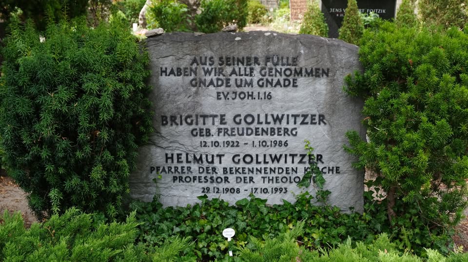 „Unsere Schritte aber lenke auf den Weg des Friedens.“ - Der St. Annen-Friedhof in Dahlem