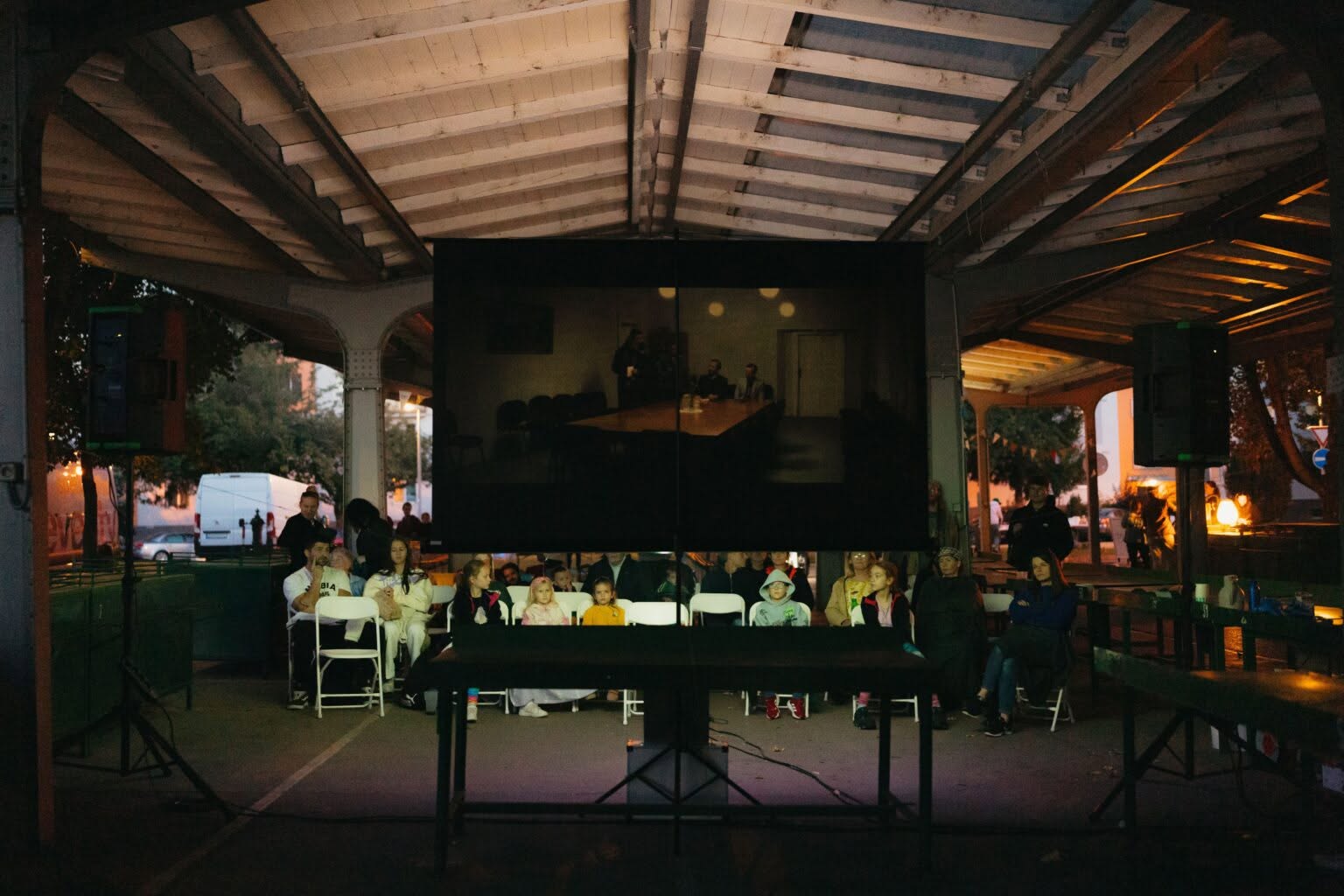 Živé susedstvá: Rodinné kino v záhrade Švermova