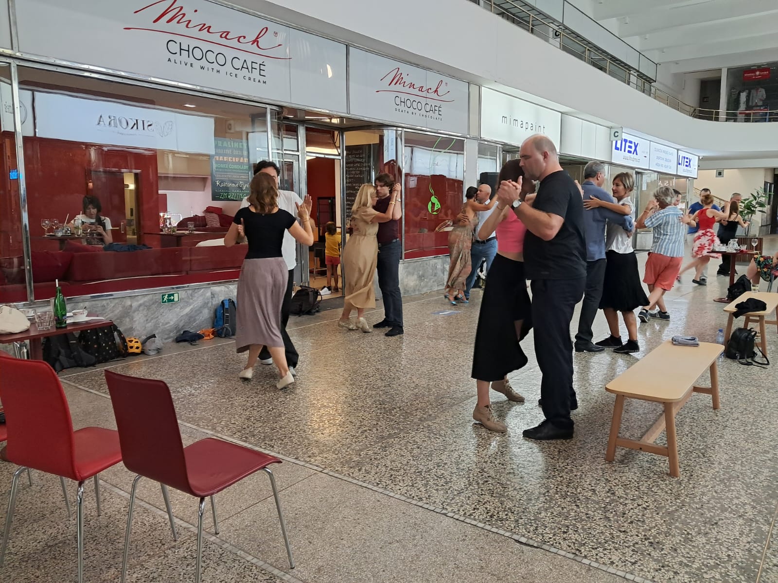 Odpolední milonga v Alfa pasáži