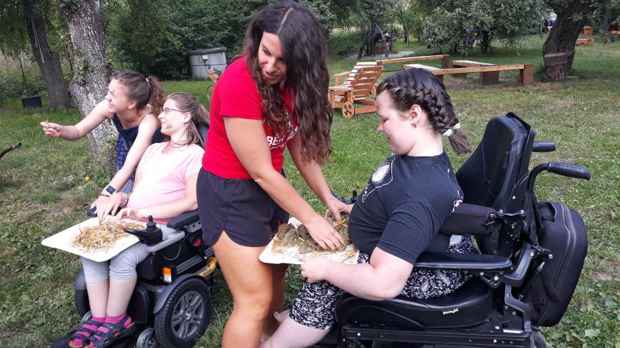 Benefiční kytkoblešák na pobyty v přírodě pro děti s nemocí SMA