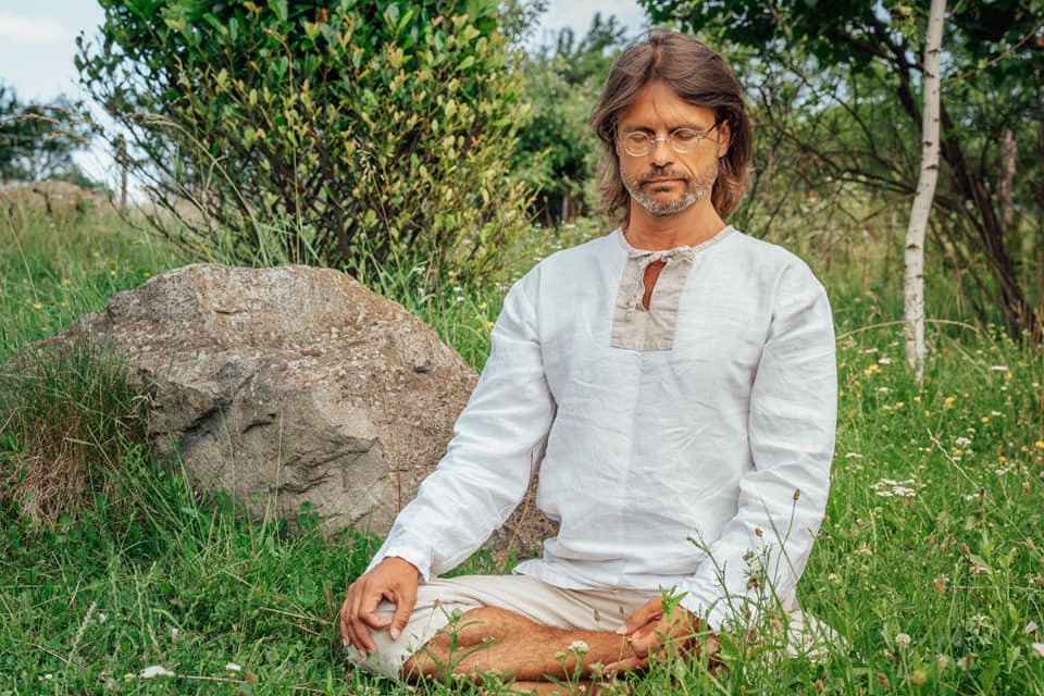 Meditačné sústredenie s Lerim Veleslavom Švecom • v Slávnej záhrade