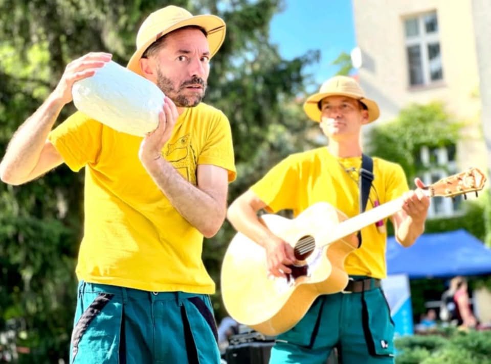 NEDĚLNÍ POHÁDKA - Divadlo DNO: Dinosauří pohádka