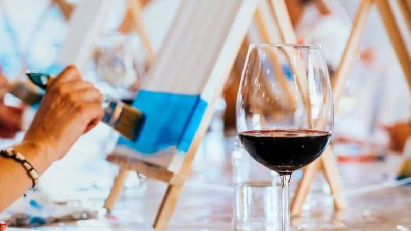 WINE & PAINT