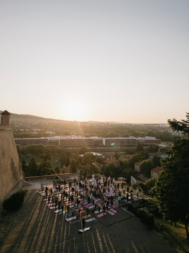 Sunrise Yoga na Nitrianskom hrade