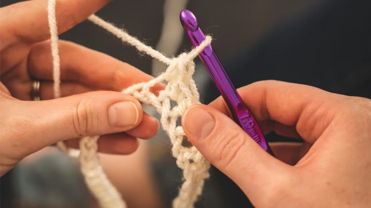 CROCHET SUNDAY CLUB (DNA. CAFÉ)
