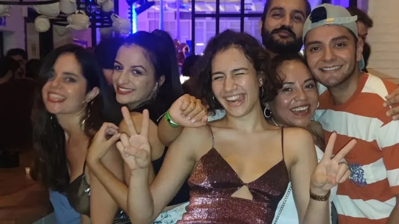 MEGA SATURDAY DJ PARTY & SALSA-BACHATA WORKSHOP + LA FIRA VILLAROEL (FREE)