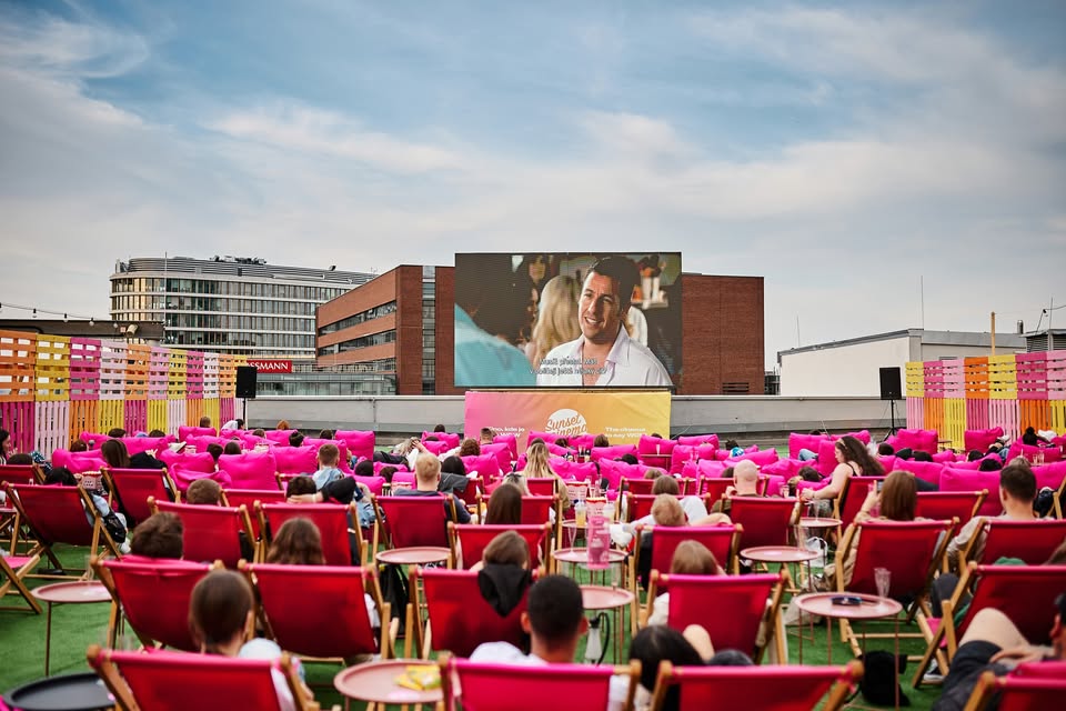 Letní filmový festival na střeše 🍿