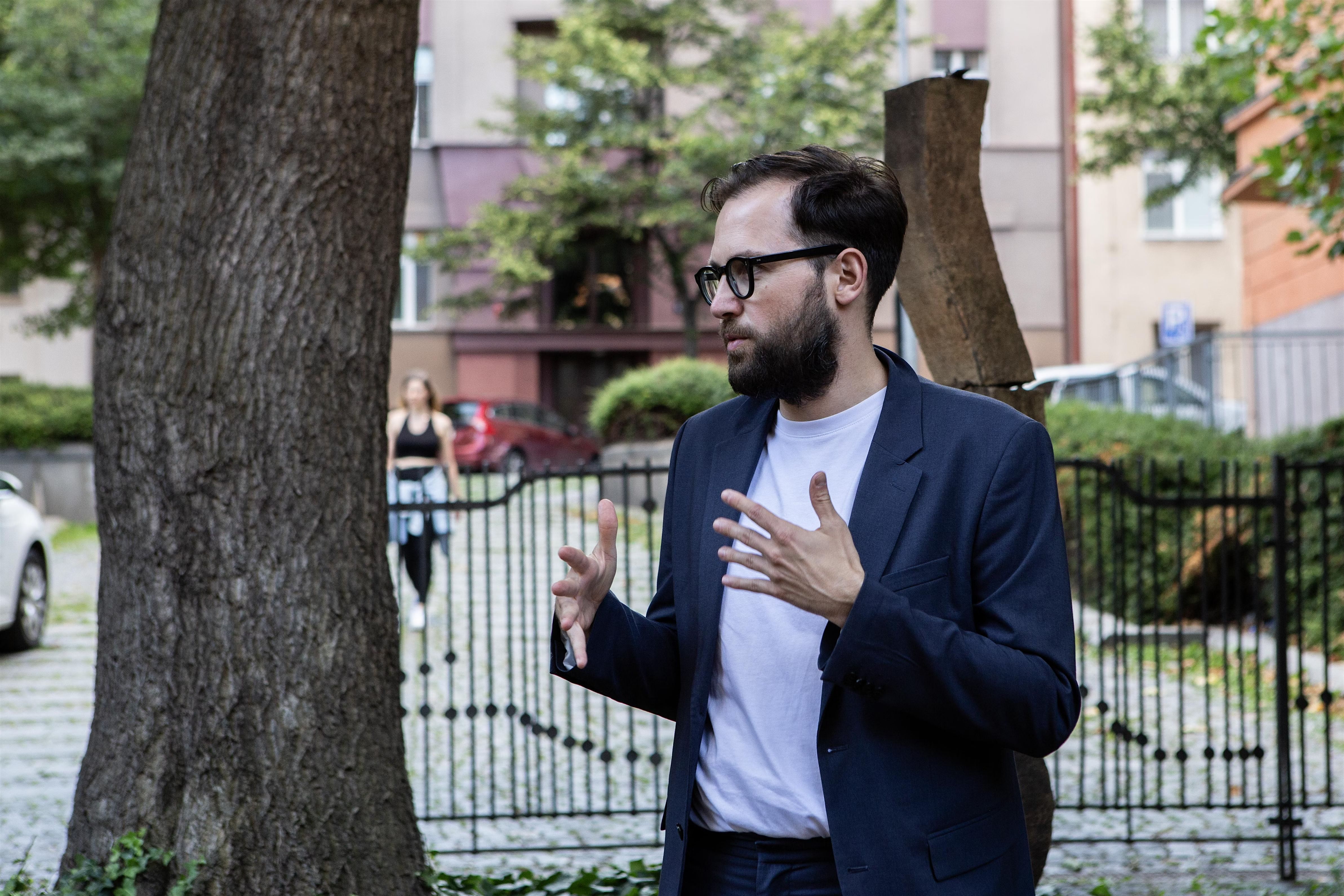 Guided Gallery Walk: Žižkov & Karlín (in English)