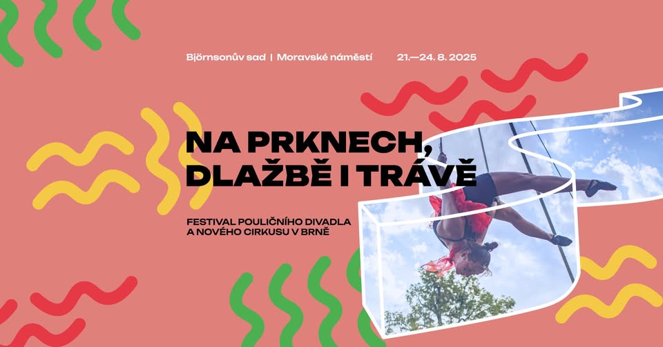 Na prknech, dlažbě i trávě 2025