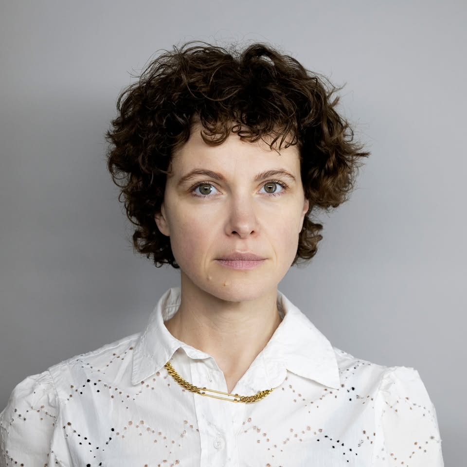 Verena Teke celebrates its premiere in the book box!