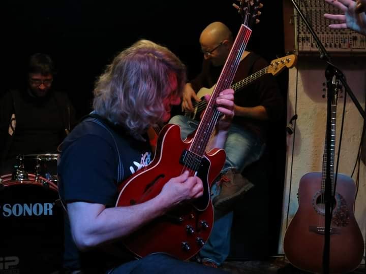 Ivan Vrána & Mr. Crow Blues Band (blues)