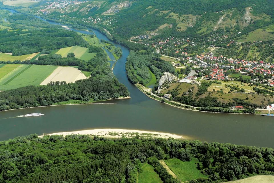 BRATISLAVA – 6. vychádzka loďou na Devín, 30.8.2025, sobota