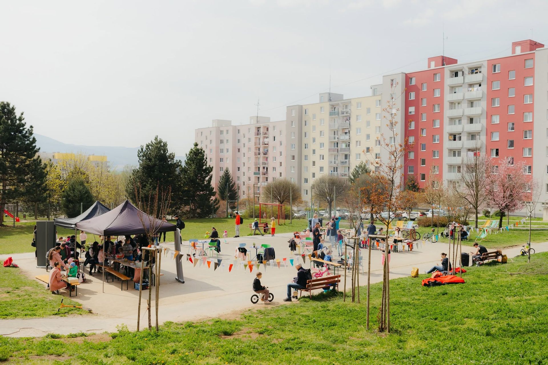 Týždeň Živých susedstiev: Susedské popoludnie na Halalovke