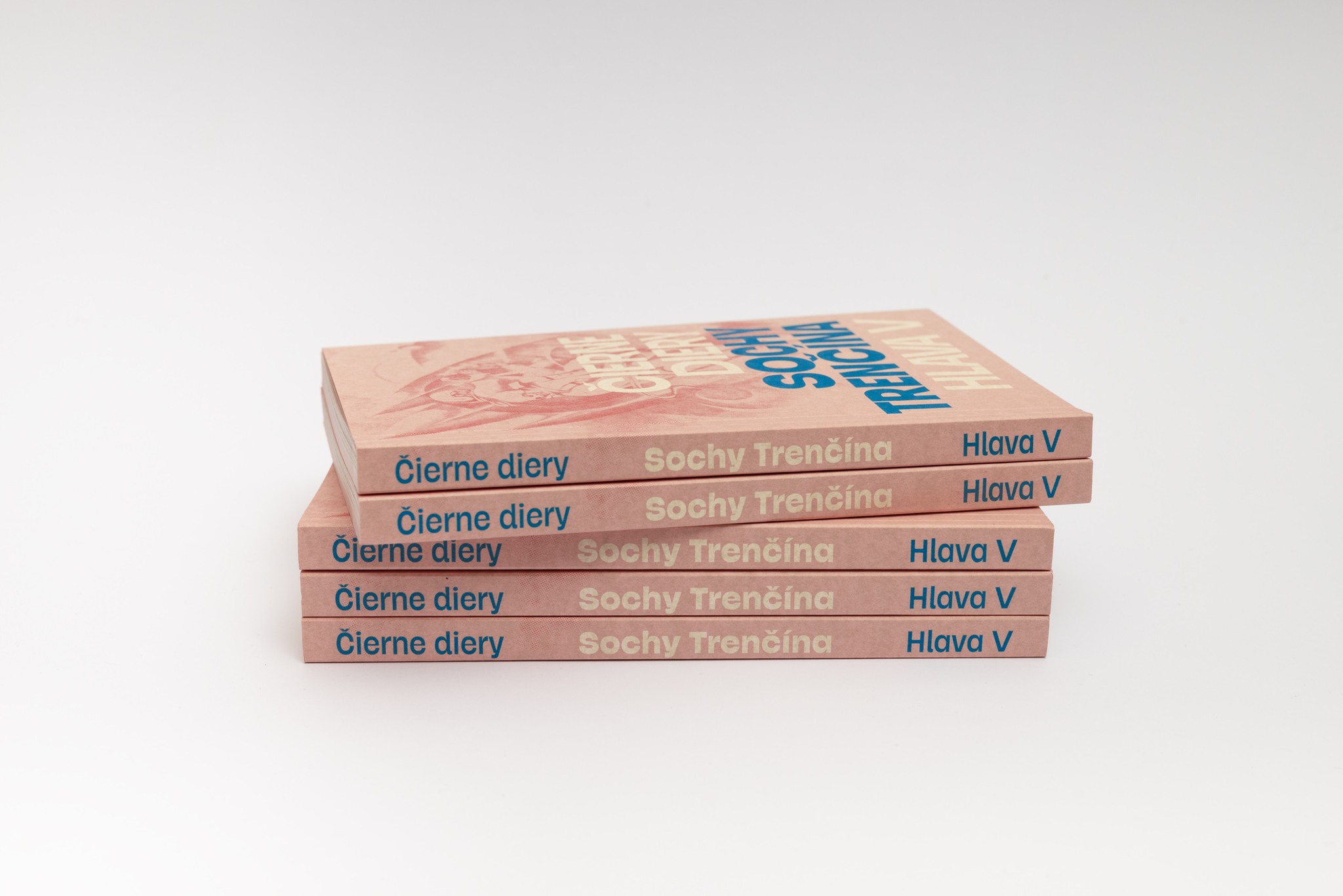 Knižná galaxia – Čierne diery & Hlava 5: Sochy Trenčína