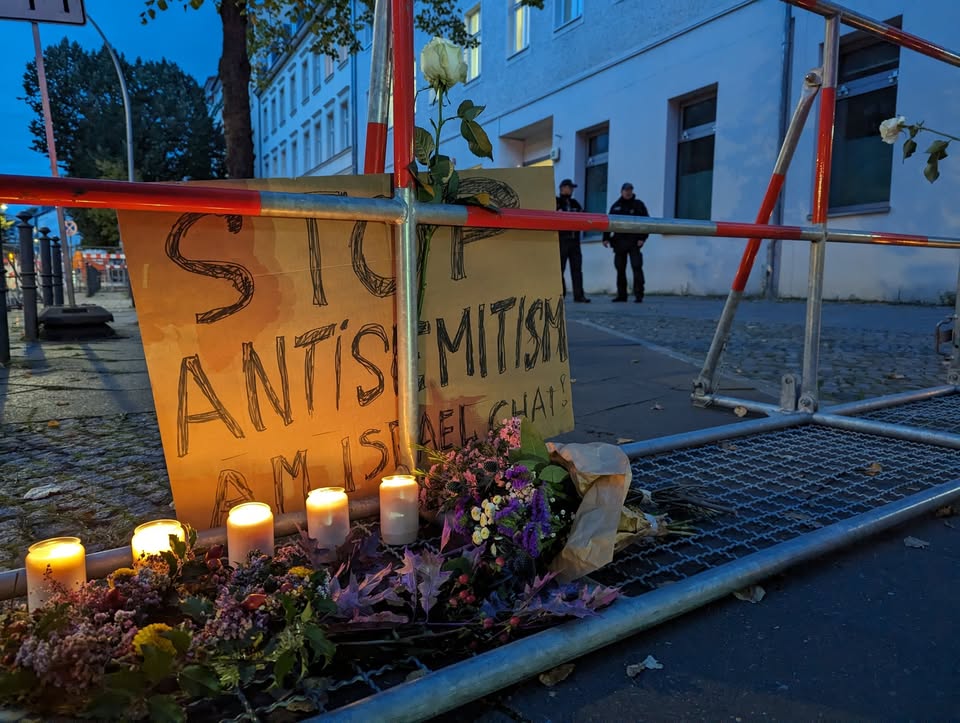 Mahnwache against anti -Semitism