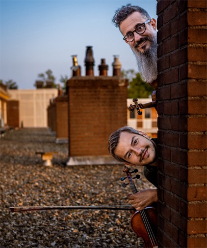 Around the World with the Violin, by André & Luis