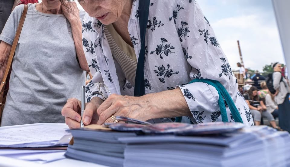 Podpisové setkání za Vyšehradský železniční most - pojďme sehnat 200 fyzických podpisů!