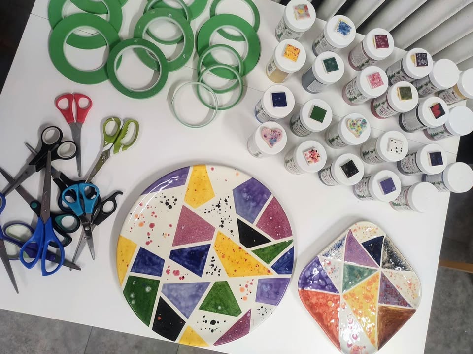 Večerní malování keramiky - technika patchwork a krystalické efektové glazury