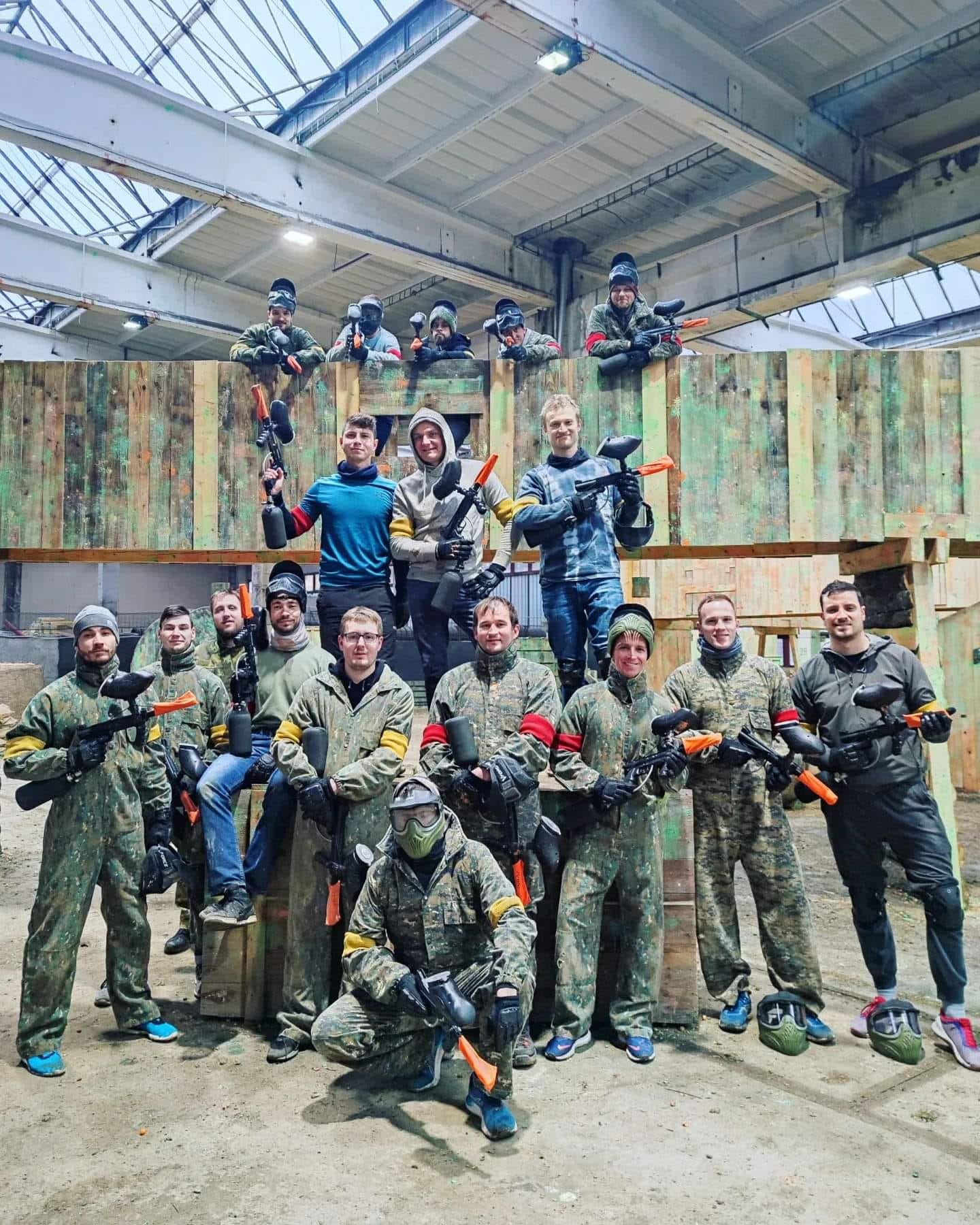 Novoroční indoor paintball