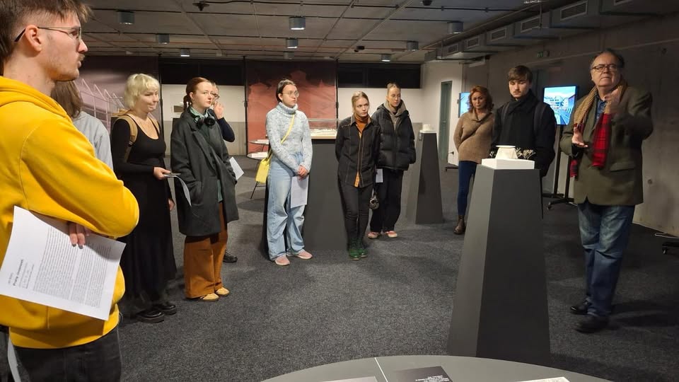 Komentovaná prohlídka výstav FUA30 a Jiří Suchomel: Architektura spolupráce