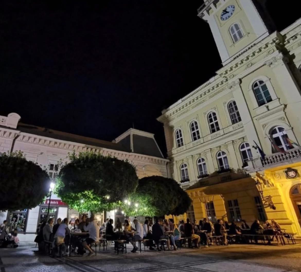 Zenélünk a Bottéka teraszon Dilemmával
