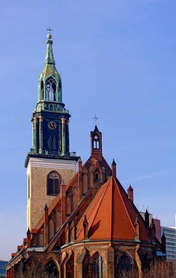 Paradiesvögel und Höllengeschöpfe - Tiersymbolik in Bildern der St. Marienkirche