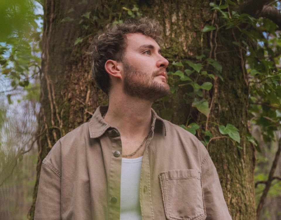 Sam Wills in Bitterzoet
