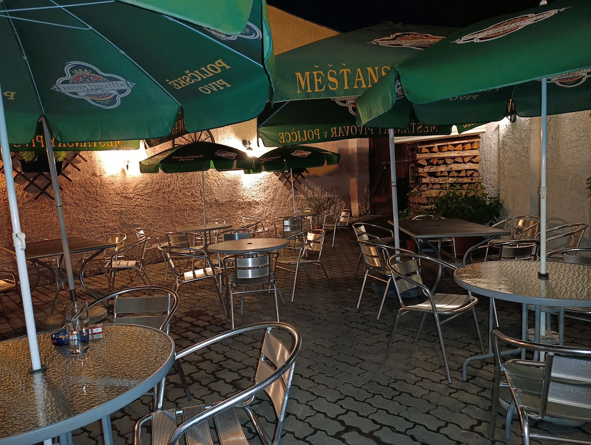 Otevření hospody Selský dvůr