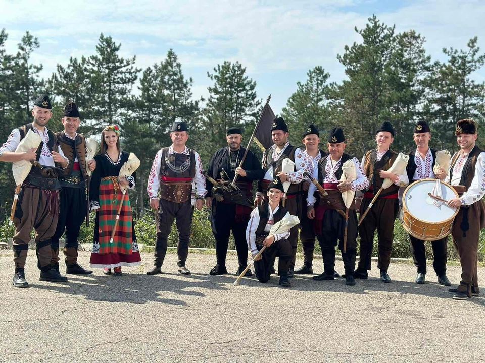 Български Фолклорен концерт на коледните пазари в Братислава/Bulharský folklór na vianočných trhoch