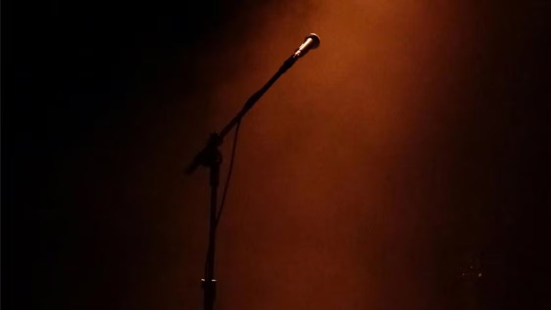 SINGING & STAGE CLASS