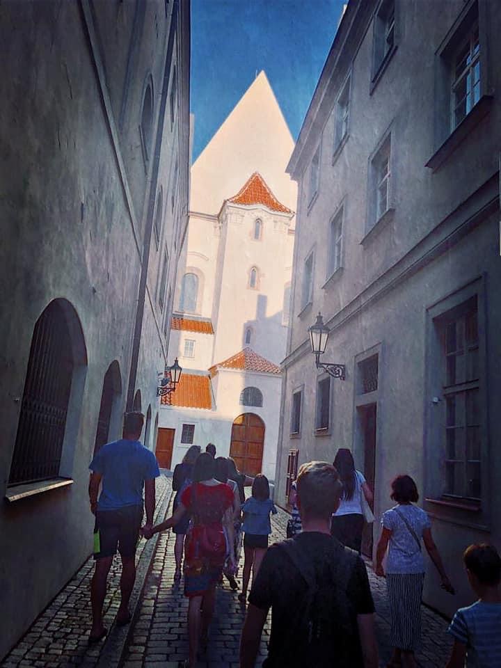 TAJEMNÁ ZÁKOUTÍ A PRŮCHODY STARÉHO MĚSTA