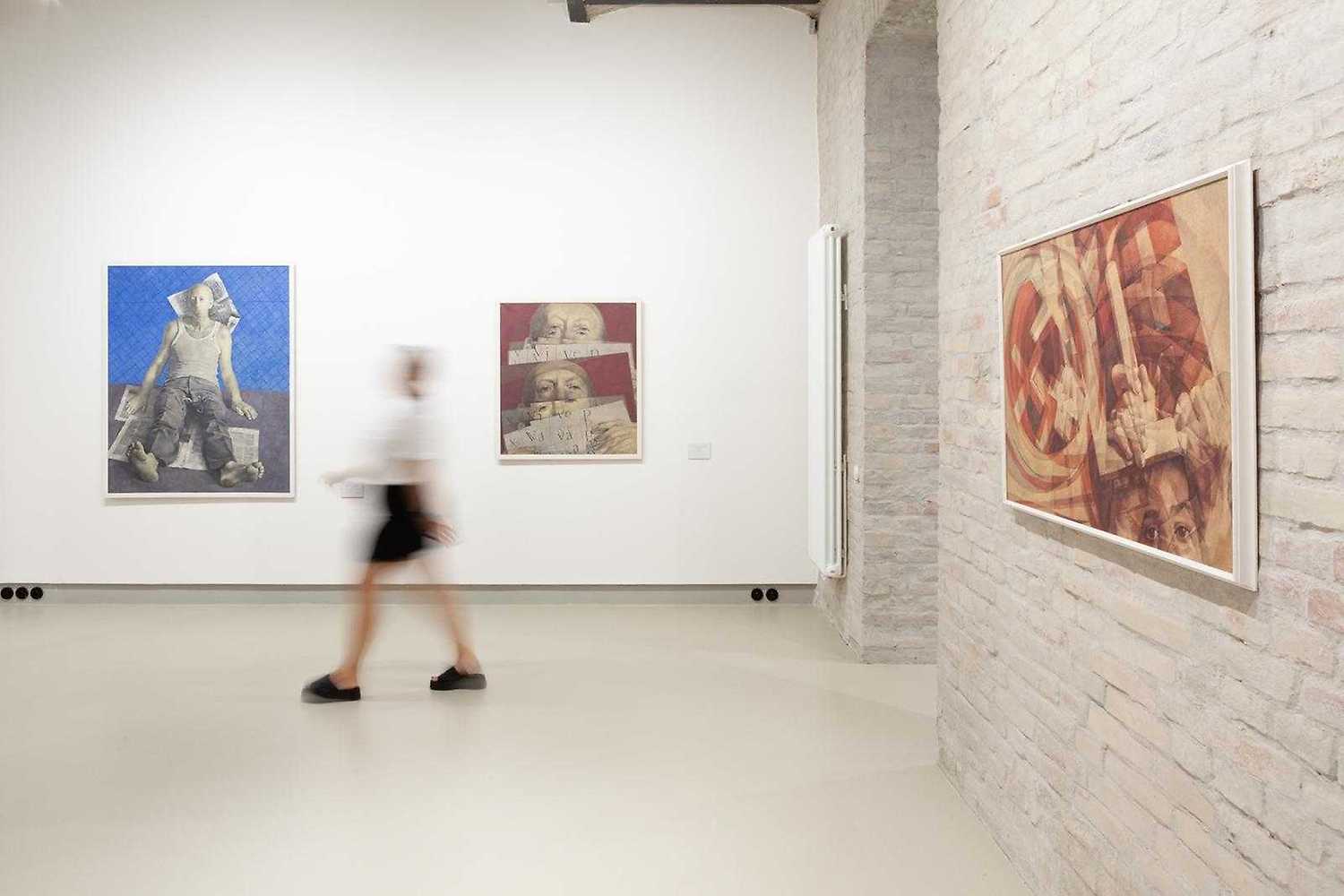 A commented show of the exhibition to make more light