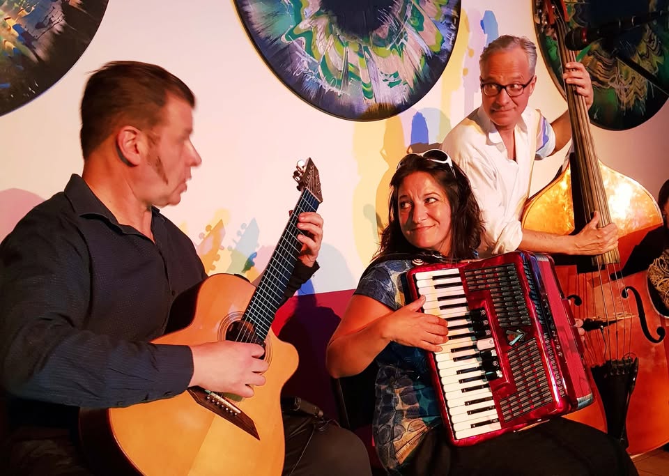 BalkaNova - Balkanfolk & World Jazz von "July Morning" bis Weihnachten