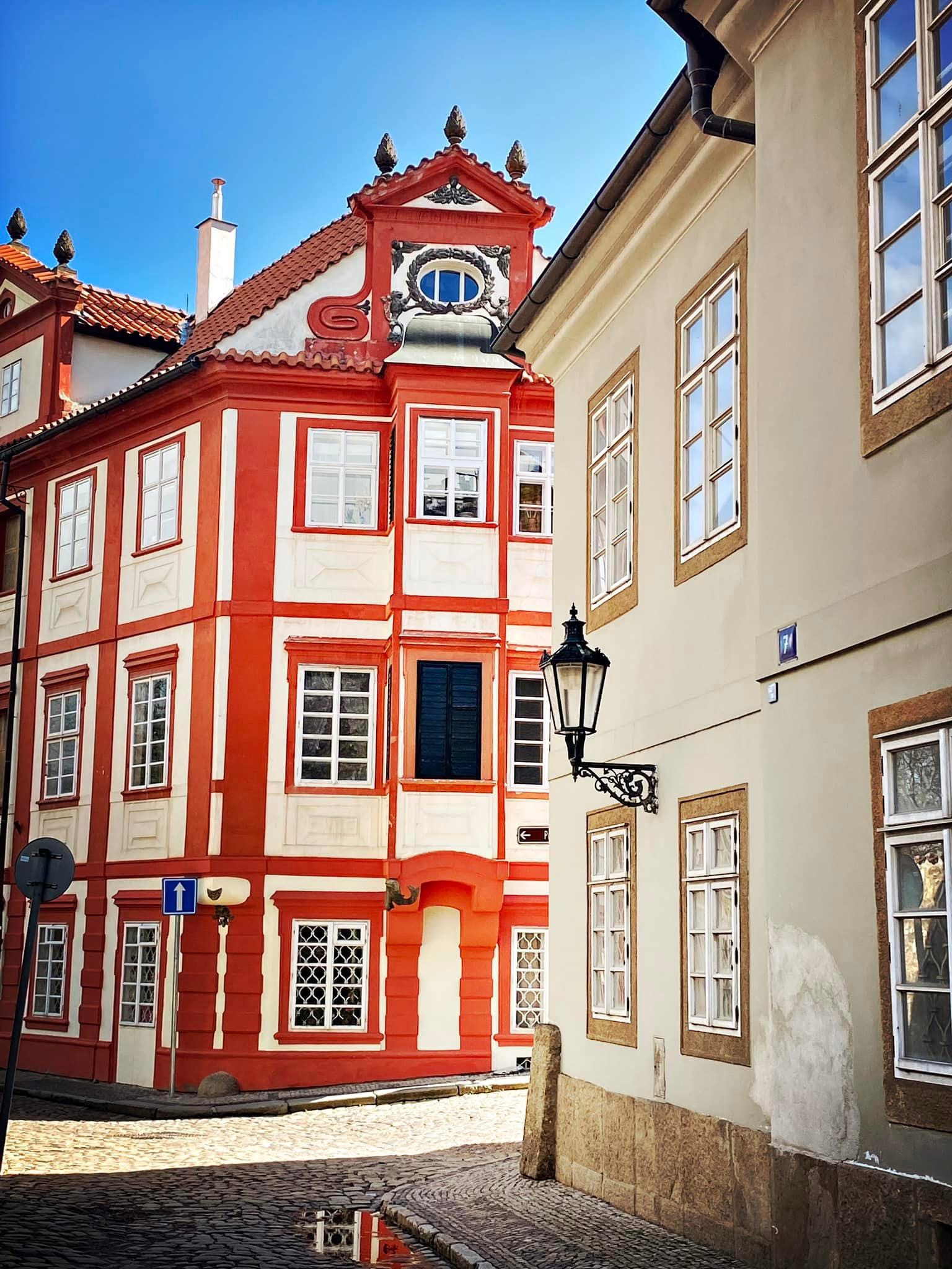 HRADČANY A NOVÝ SVĚT