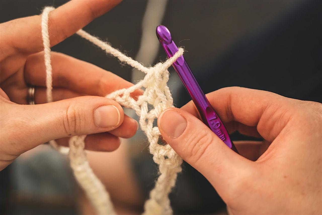 CROCHET SUNDAY CLUB (DNA. CAFÉ)
