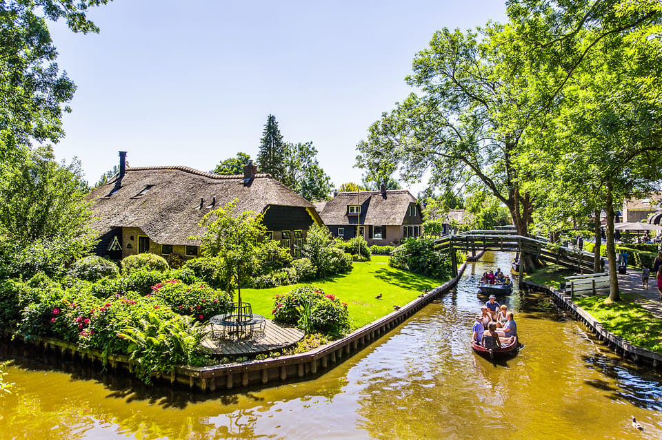 Amsterdam: Giethoorn Day Trip w/Boat Tour - Daily